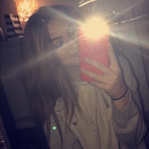 Meet your Posher, Ava